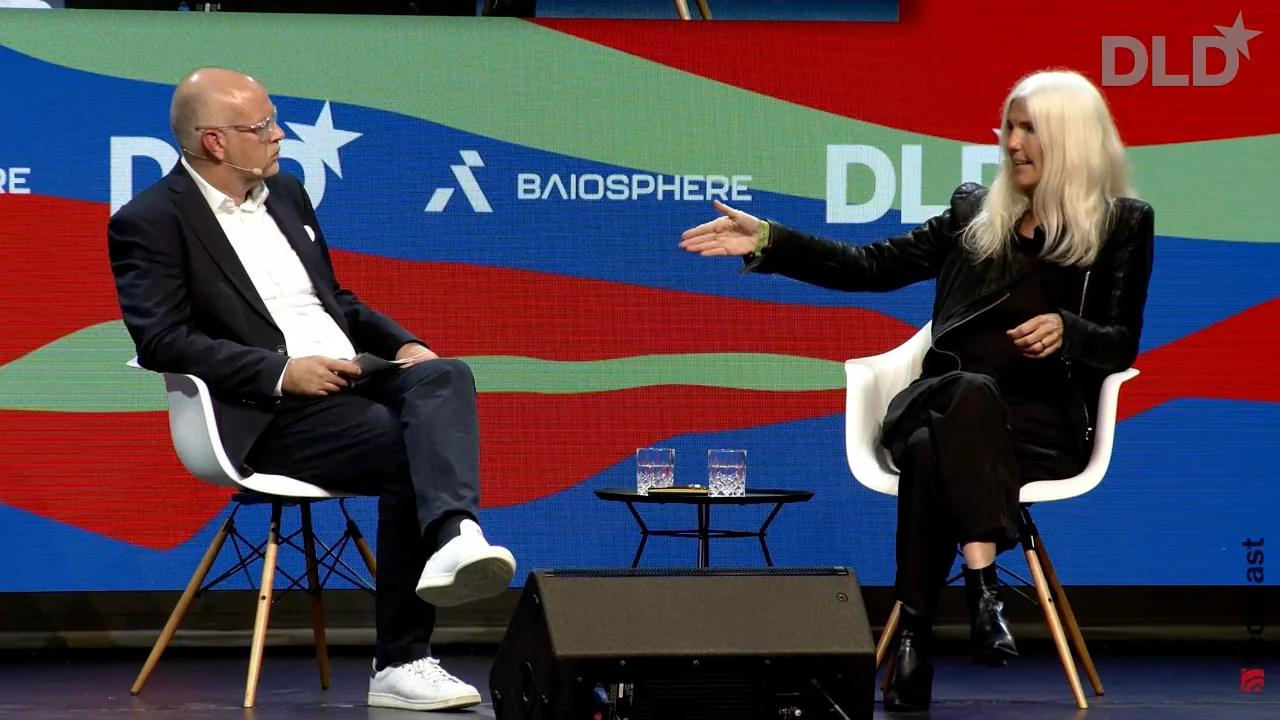 Nils Giese und EWuropa Bendig auf der DLD stage